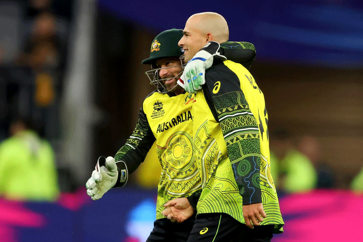 Matthew Wade of Australia takes a catch to dismiss Dasun Shanaka of Sri Lanka