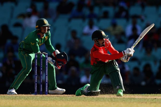Litton Das was Bangladesh's top-scorer with 34 off 31 balls.