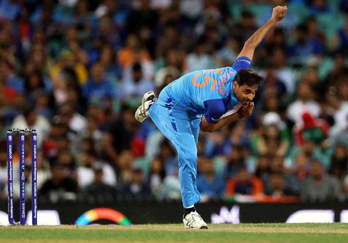 t20-world-cup-no-assigned-death-bowlers-for-india-rediff-cricket