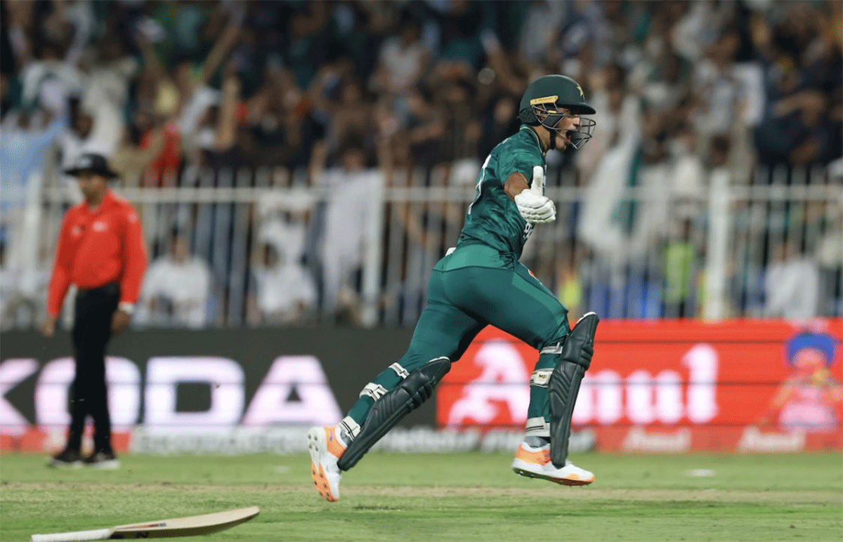 Naseem Shah is ecstatic after scoring the winning six to take Pakistan to the Asia Cup final