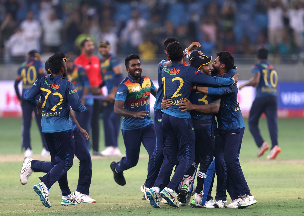 Lanka's ousted president lauds Asia Cup champs