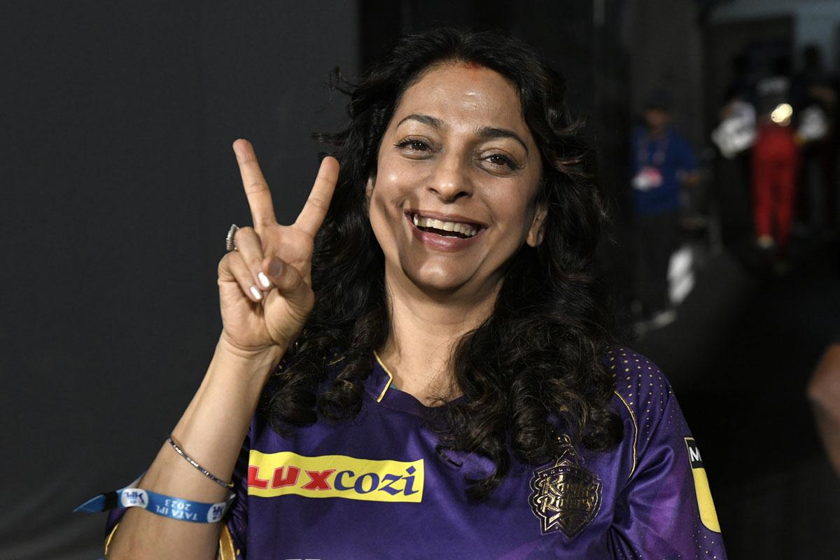 Ipl Kkr Rcb Juhi Chawla All Smiles As Kkr Win Rediff Cricket