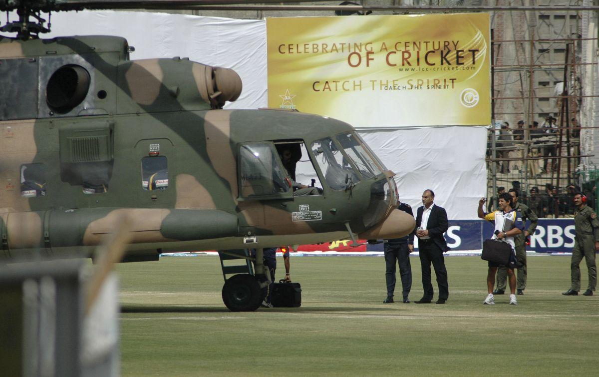 Sri Lanka's cricket team members prepare to board a Pakistan military helicopter at the Gaddafi stadium after their team bus was attacked by terrorists while on the way to the stadium in Lahore, March 3, 2009.