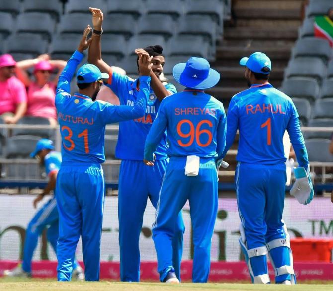 India Vs South Africa 1st Odi Pix Arshdeep Sudharsan Star In India S India Vs South Africa 1st Odi Pix Arshdeep Sudharsan Star In India S