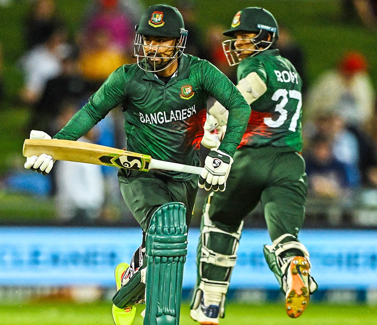 Litton Das carried his bat, scoring 42 in an easy chase, as Bangladesh beat New Zealand with eight balls to spare in the first T20I in Napier on Wednesday.