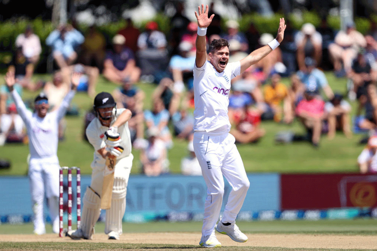 Since making his debut in 2003, this is the sixth time that James Anderson has perched himself atop the Test rankings,