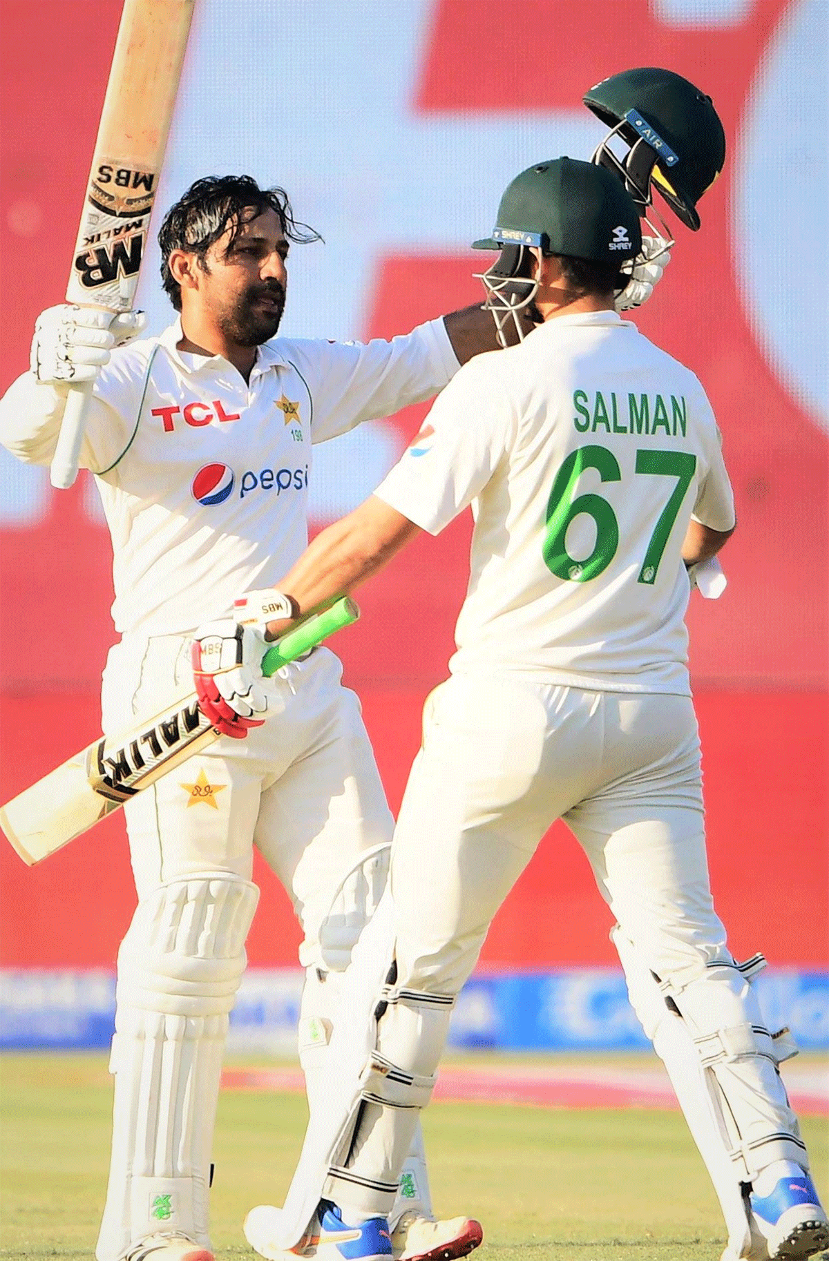 Sarfaraz Ahmed celebrates his century on Day 5 of the 5th Test in Karachi on Friday