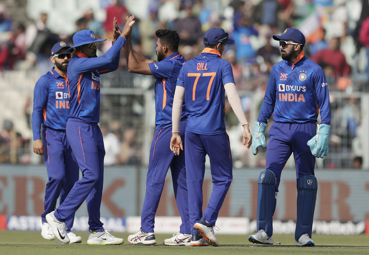  India's players celebrate after Mohammed Siraj dismissed Avishka Fernando
