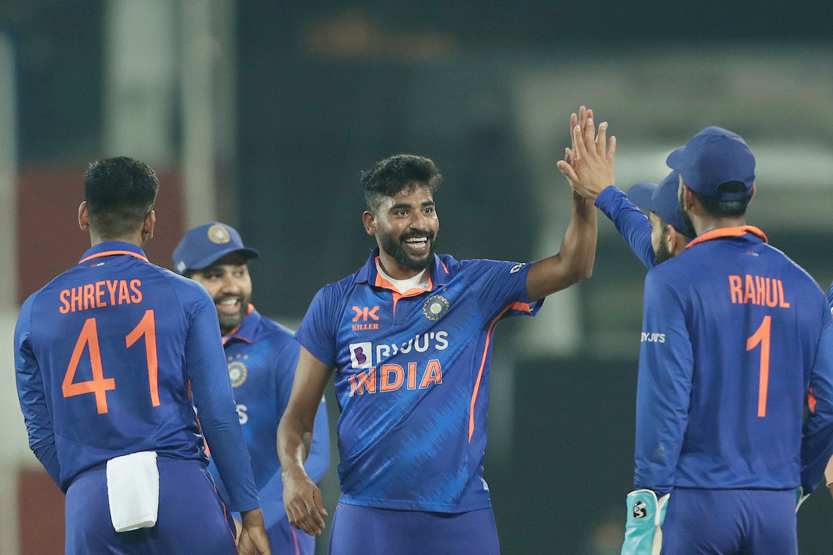 Mohammed Siraj celebrates the wicket of Chamika Karunaratne 