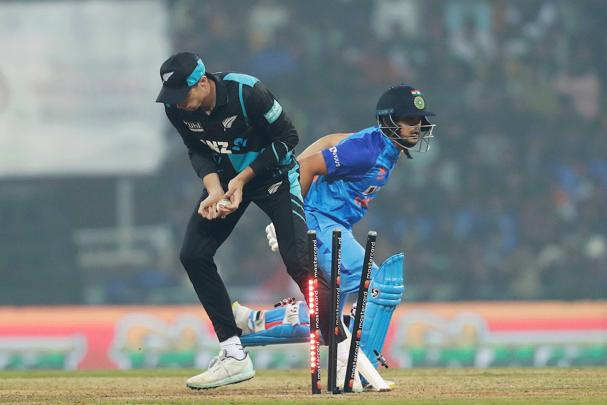 Ishan Kishan is run-out by Mitchell Santner