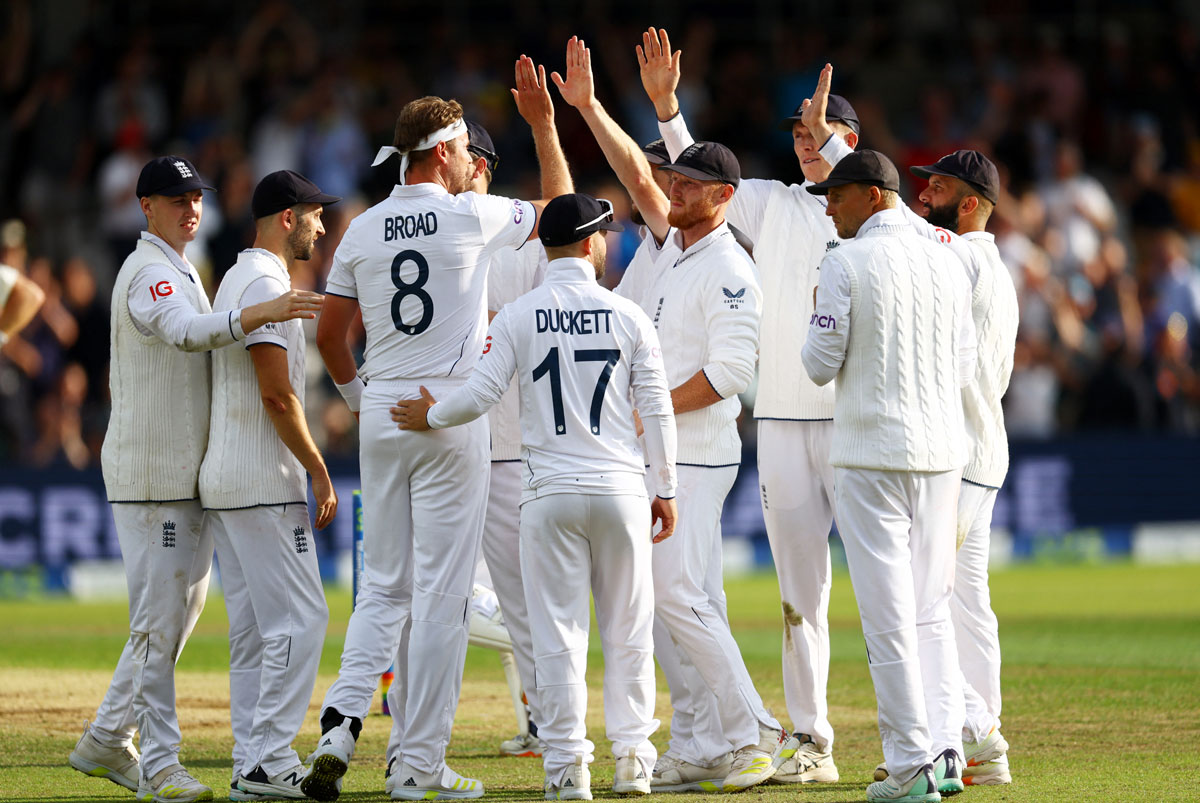England go unchanged for fourth Ashes Test