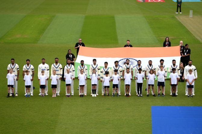 India players sing national anthem