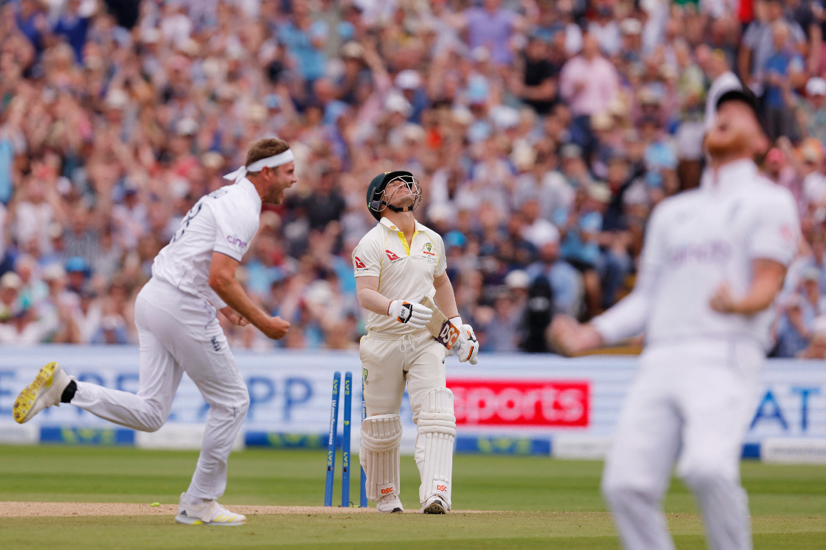 Stuart Broad dismissed David Warner for 9 on Day 2 of the 1st Ashes Test on Saturday.