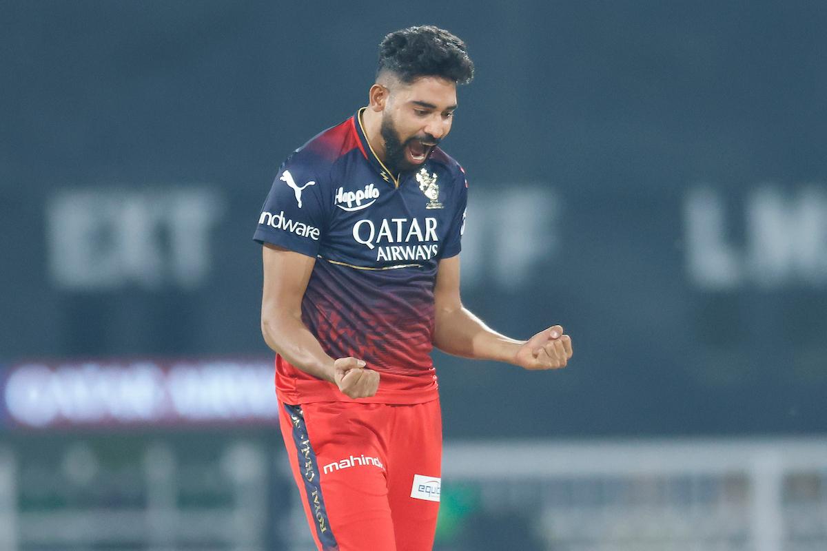 Mohammed Siraj celebrates on dismissing LSG opener Kyle Mayers