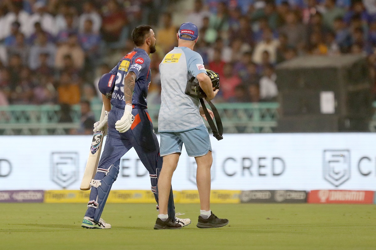 Krunal Pandya walks off the field retired hurt