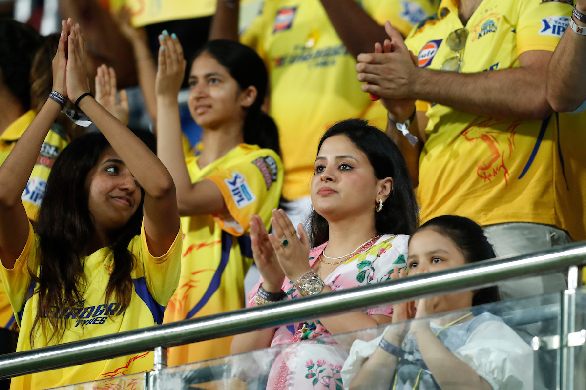 Sakshi and Ziva Dhoni