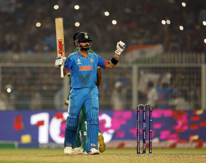 Virat Kohli acknowledges the applause from the Eden Gardens crowd after scoring his 49th ODI hundred in the ICC World Cup match against South Africa on Sunday.