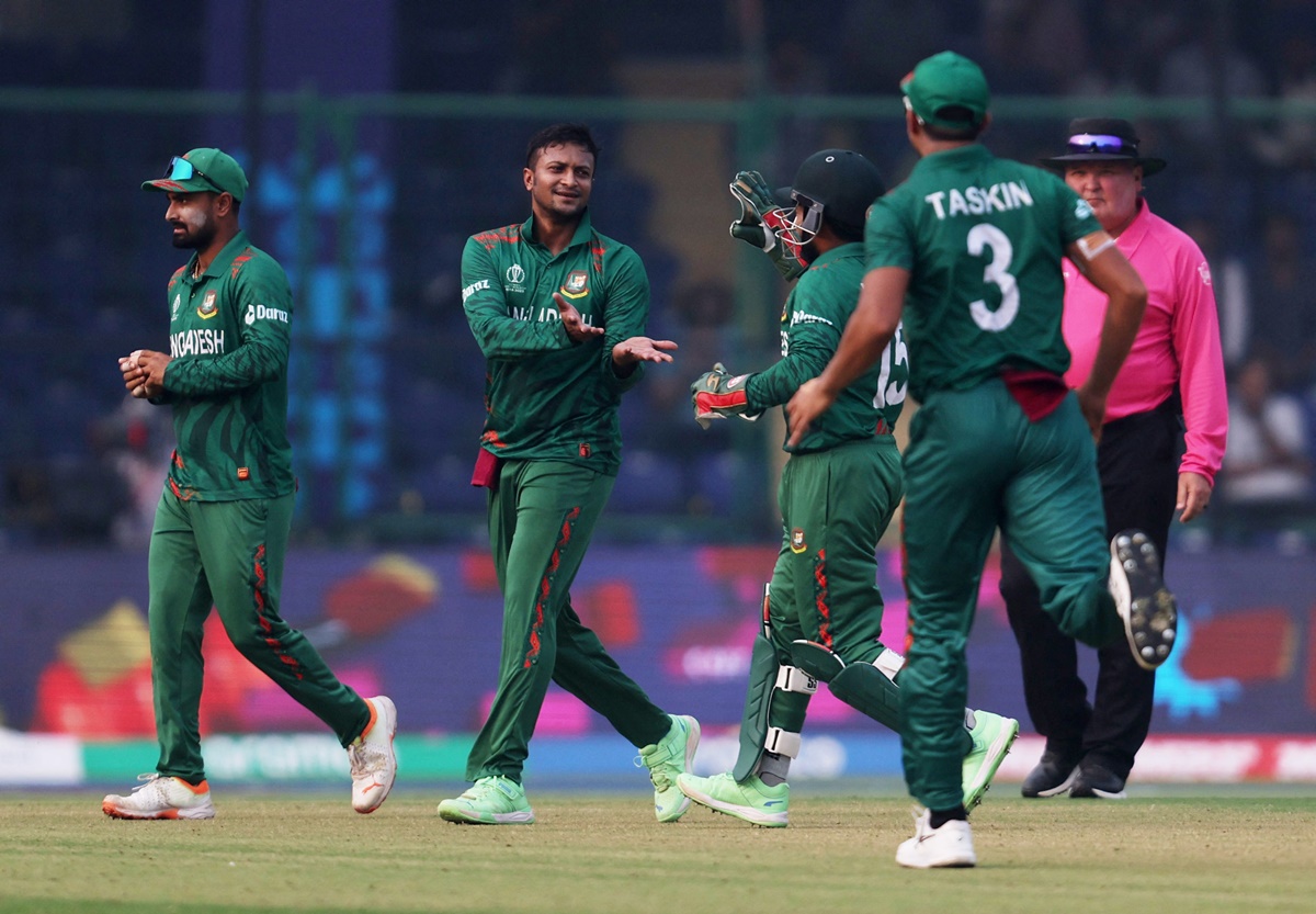 Shakib Al Hasan celebrates the wicket of Sadeera Samarawickrama