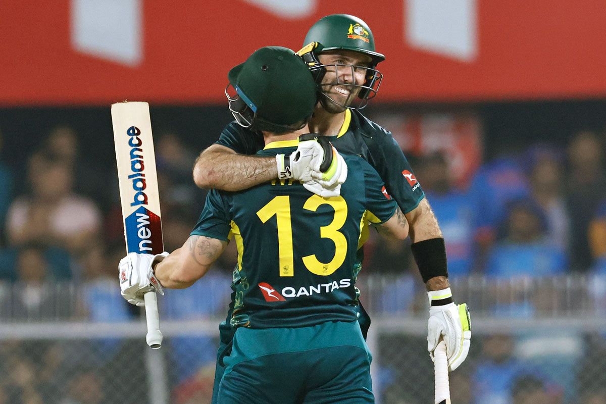 Magnificent Maxwell powers Australia to thrilling win!