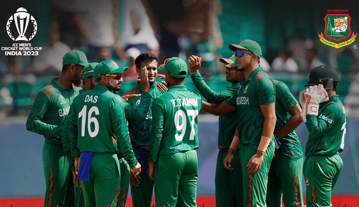  Shakib Al Hasan and Mehidy Hasan Miraz picked up three wickets each as Afghanistan collapsed for 156.