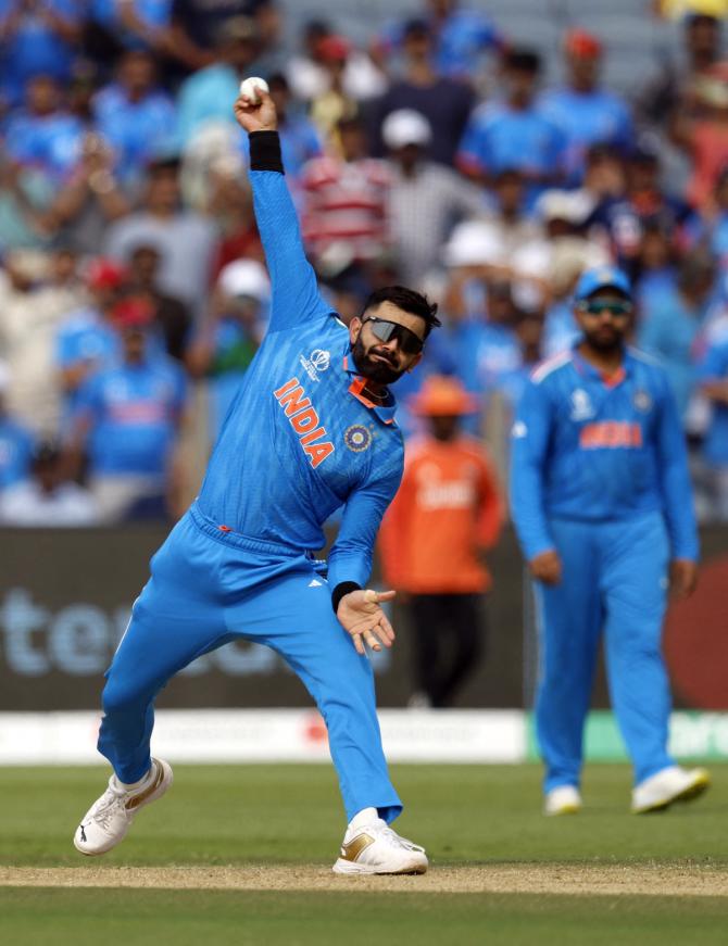 After Hardik Pandya walked off, Virat Kohli completed his spell