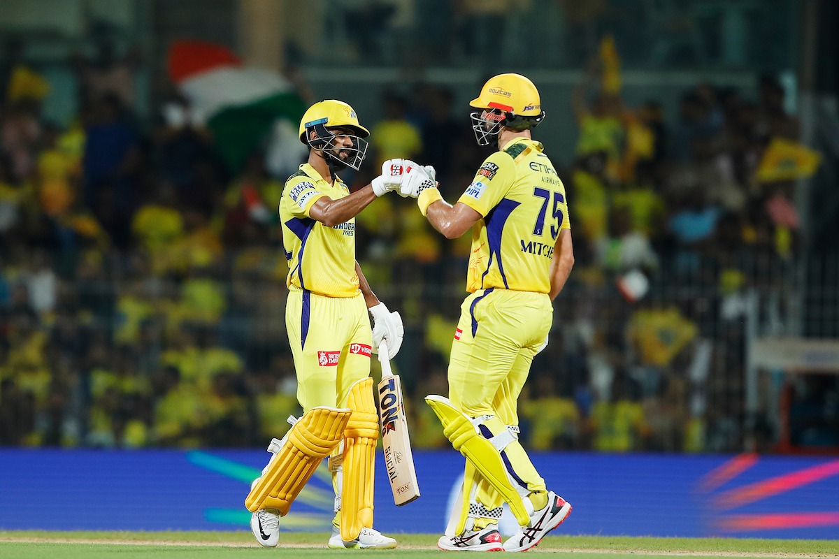 Daryl Mitchell and Ruturaj Gaikwad kept CSK on course.