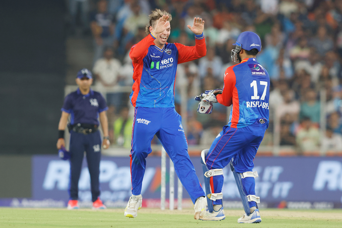 ristan Stubbs and Rishabh Pant celebrate the fall of a GT wicket. 