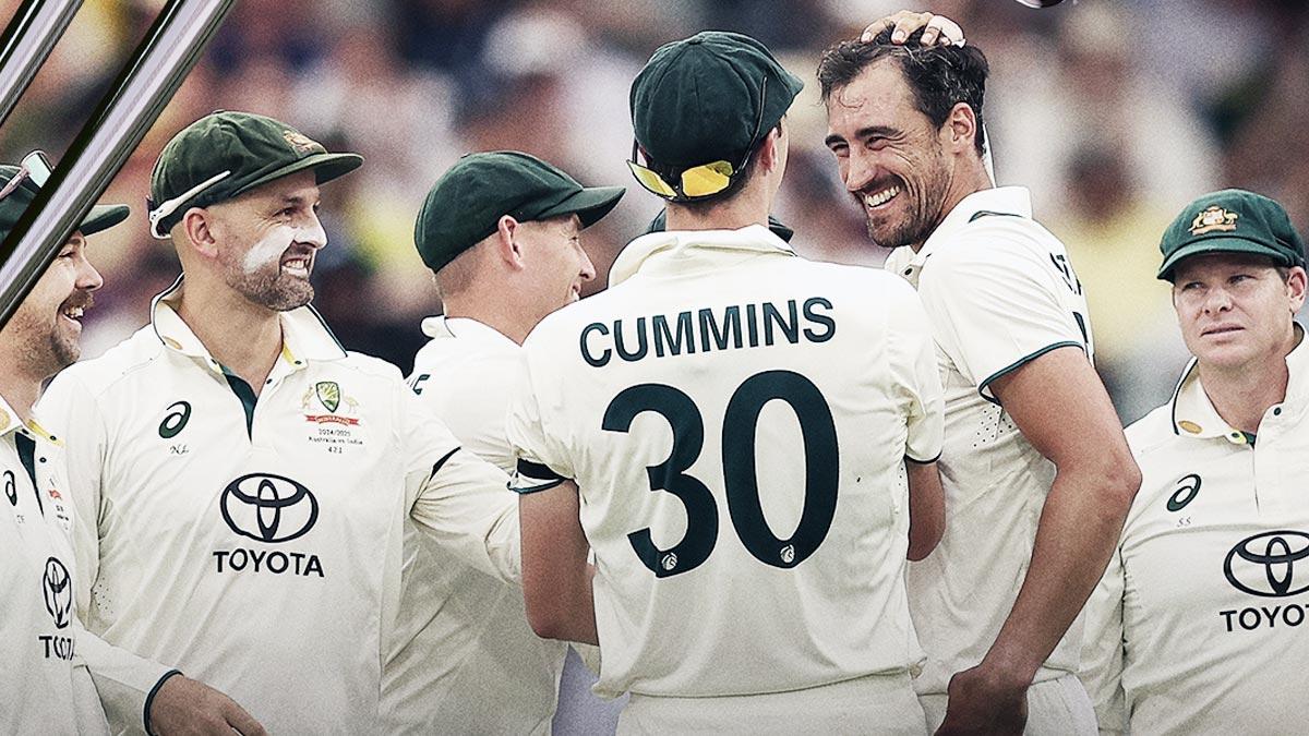 Mitchell Starc celebrates with teammates after dismissing Ravichandran Ashwin