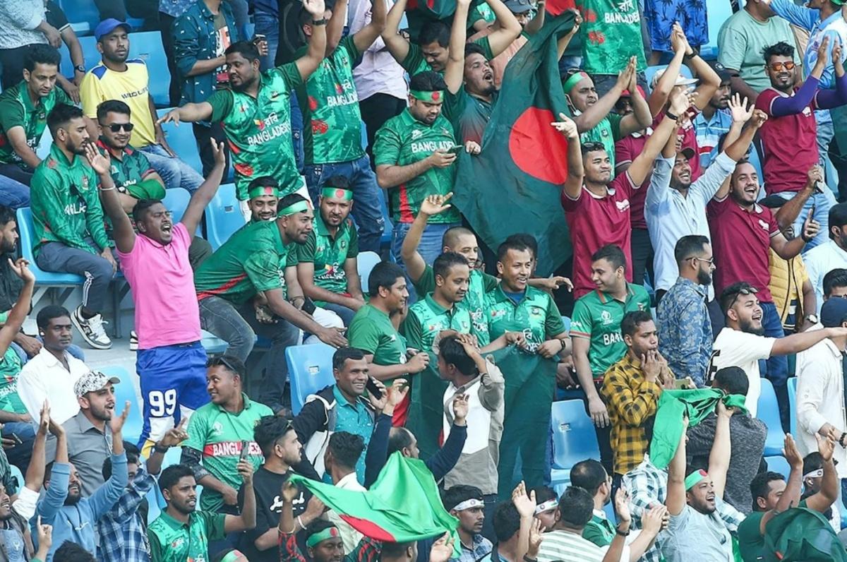 Bangladesh fans