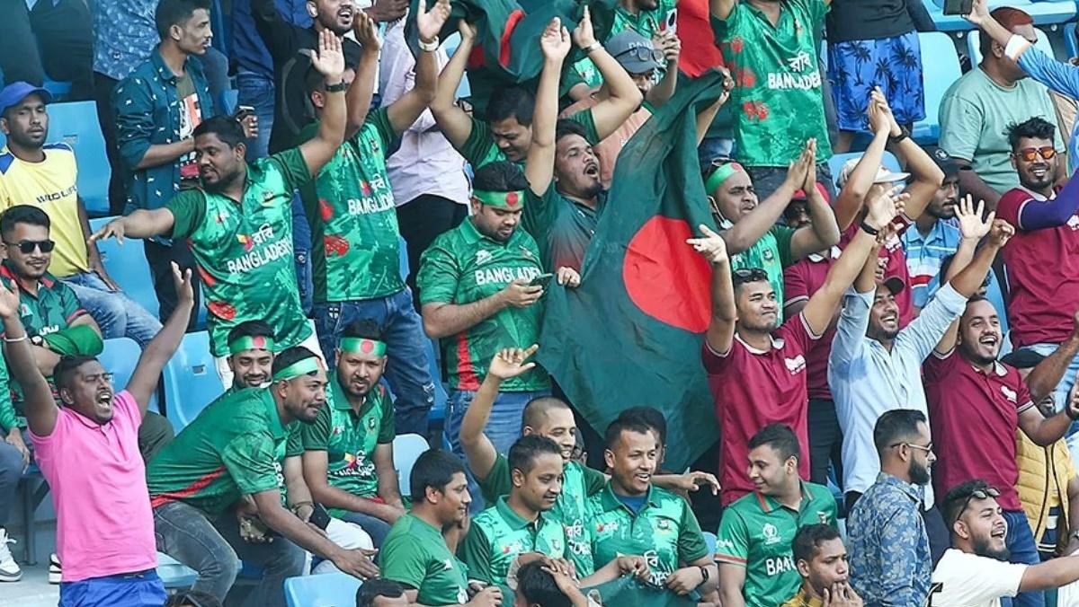 Bangladesh fans