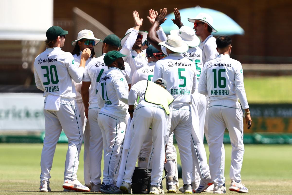 South Africa players celebrate their win over Sri Lanka in the2nd Test on Monday