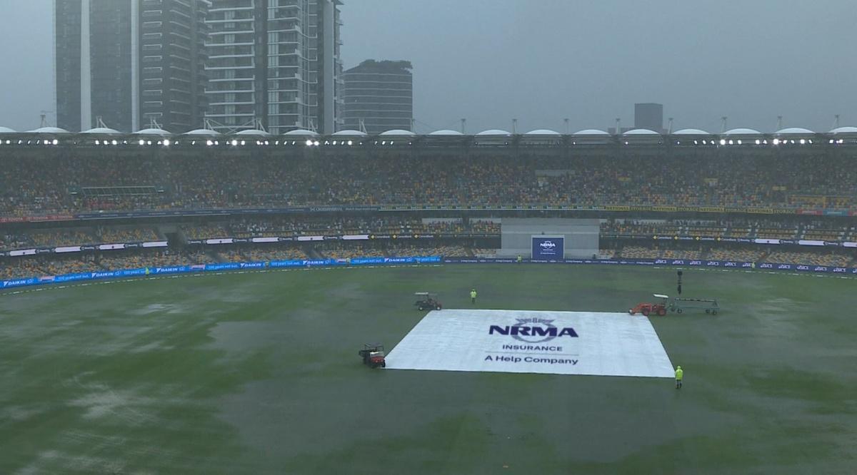 A good crowd at the Gabba was left frustrated as rain allowed only 13.2 overs in the morning session on Day 1 of the third Test between Australia and India in Brisbane on Saturday.