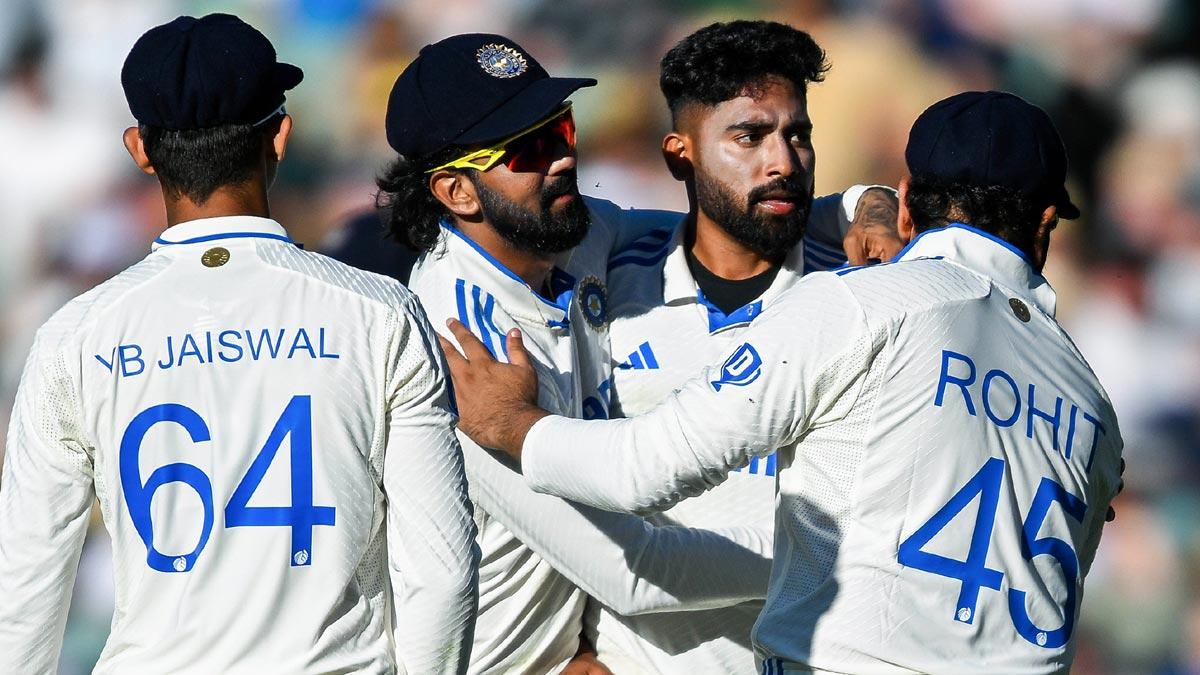 Mohammed Siraj celebrates the wicket of Travis Head