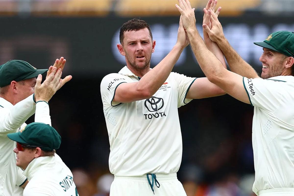 Josh Hazlewood celebrates the wicket of Virat Kohli