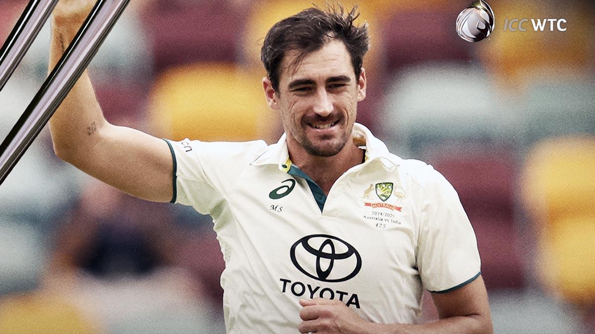 Mitchell Starc celebrates a wicket