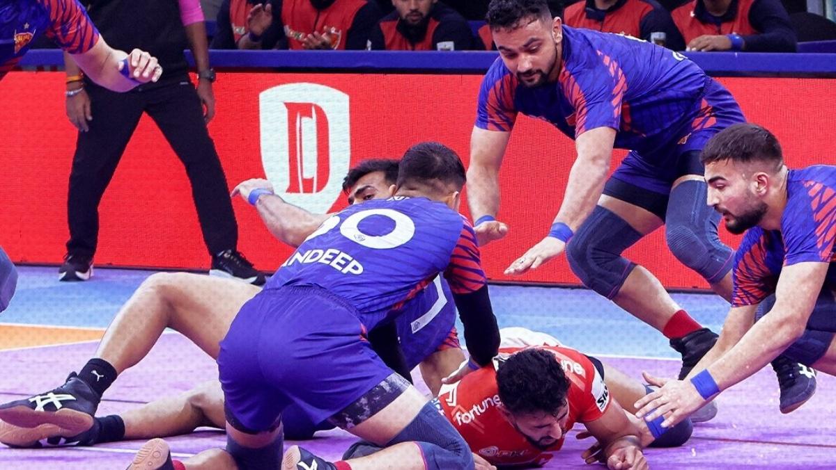 PKL: Dabang Delhi seal semis berth with win over Guj