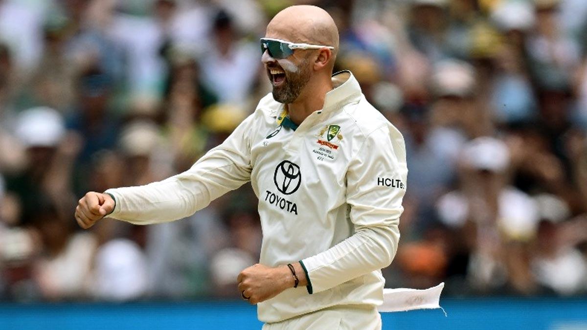 Nathan Lyon celebrates the wicket of Ravindra Jadeja.