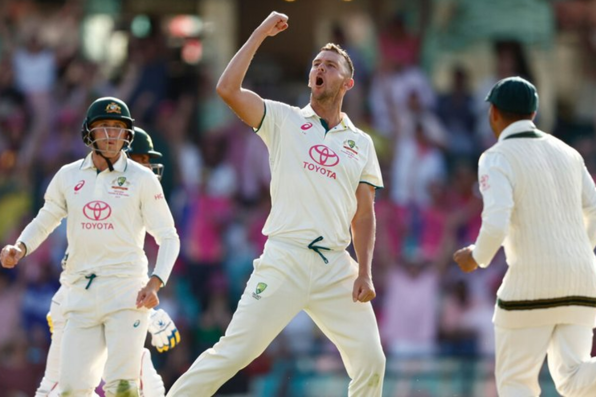 Australia's Josh Hazlewood celebrates after a taking a Pakistan wicket during the 3rd Test at the SCG on Friday