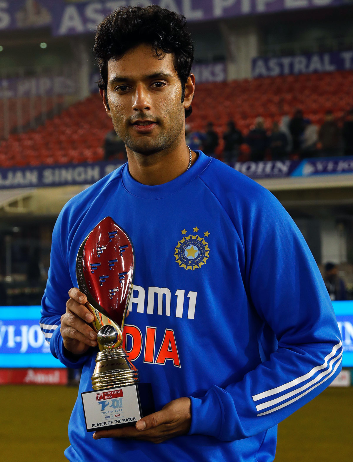 Shivam Dube with the player of the match award