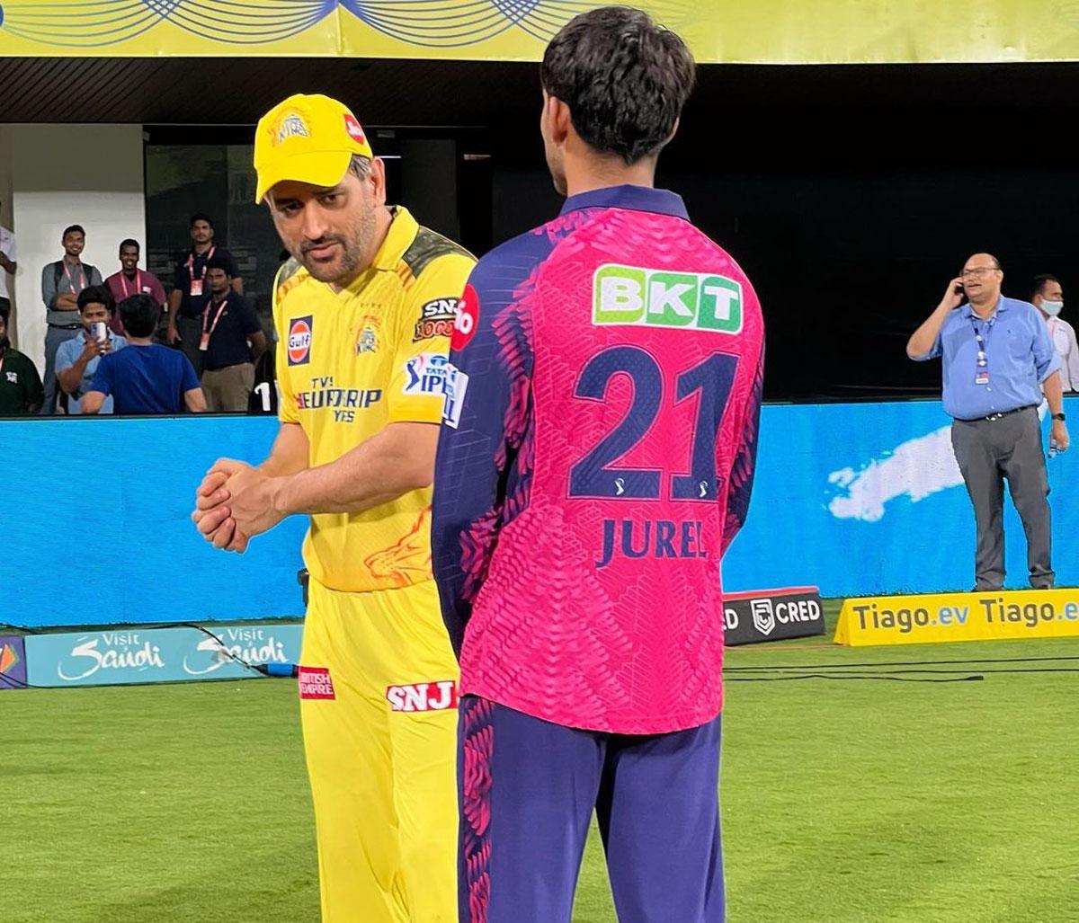 Dhruv Jurel in rapt attention on meeting Mahendra Singh Dhoni