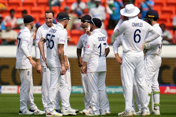 Tom Hartley celebrates the wicket of K L Rahul with his team-mates