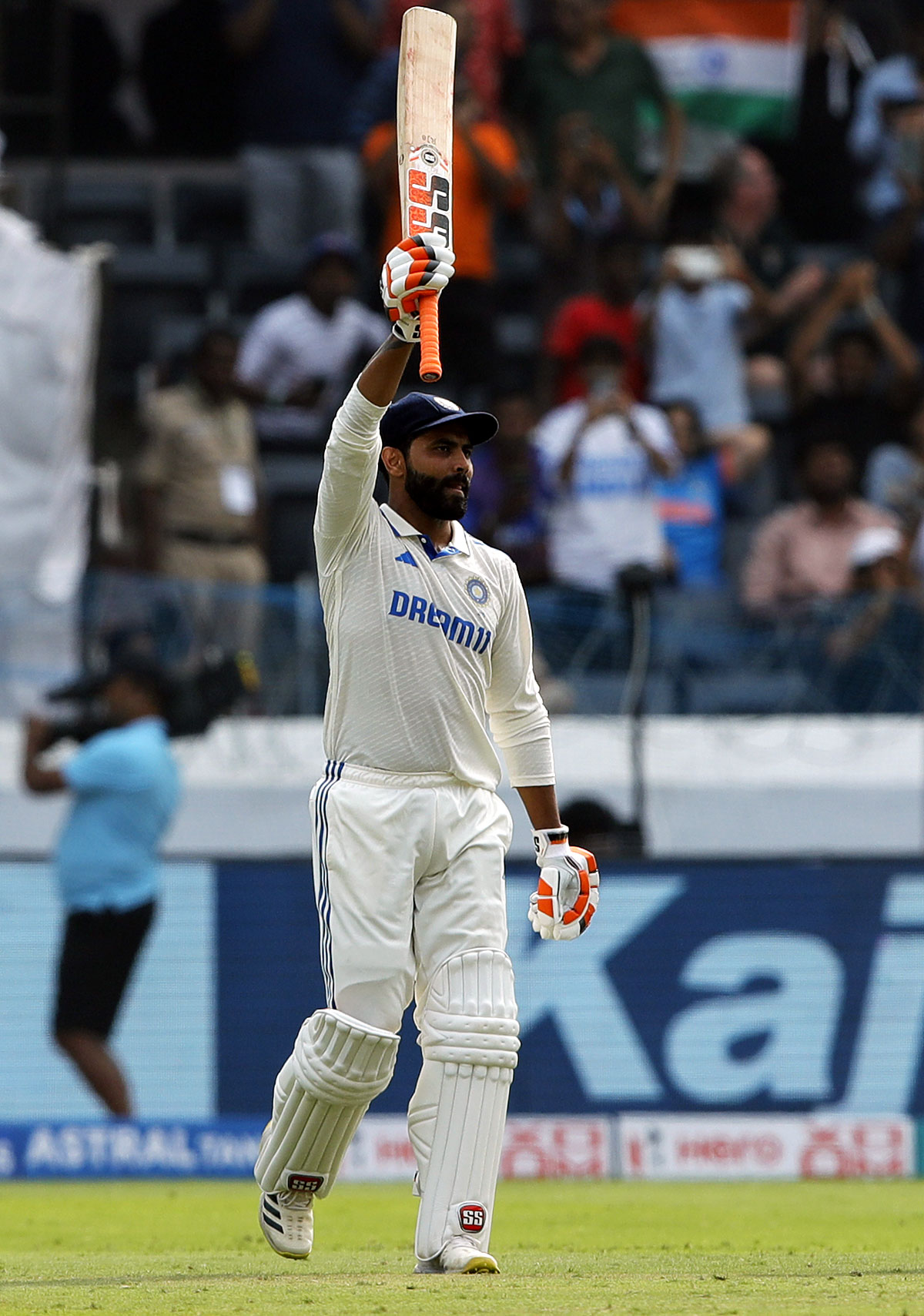 Ravindra Jadeja celebrates his half-century.