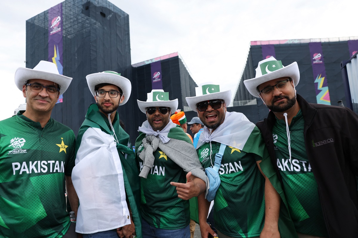 Pakistan cricket fans