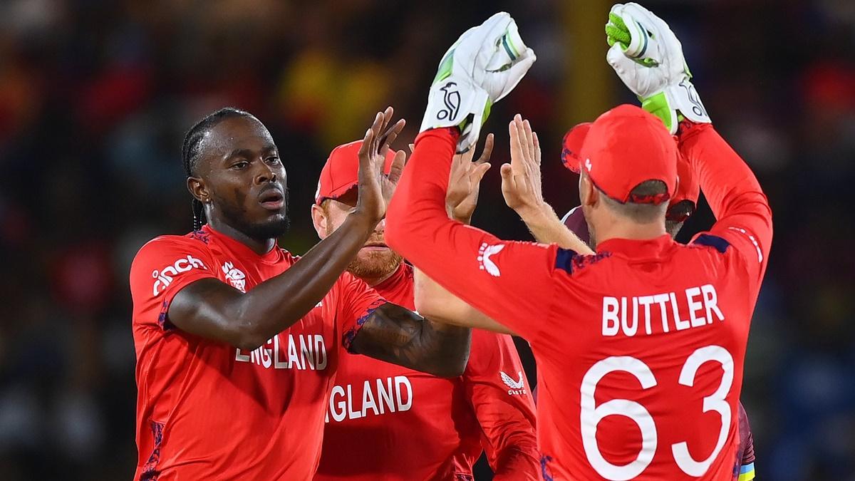 Jofra Archer celebrates dismissing  Marco Jansen and picking his third wicket