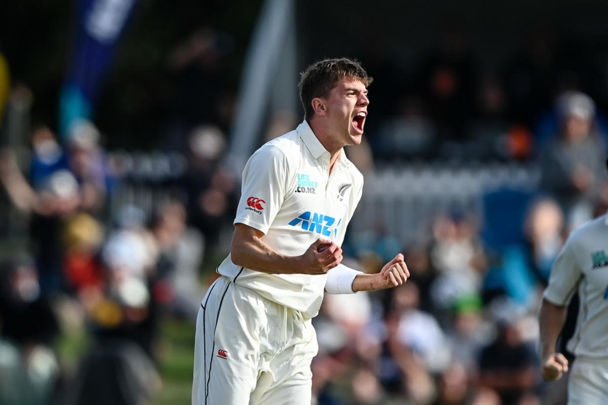 Ben Sears celebrates the wicket of Mitchell Marsh