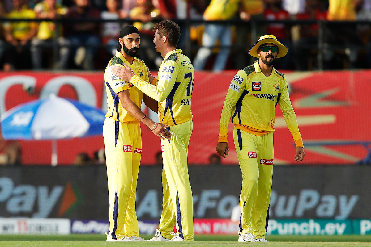 Mitchell Santner celebrates the wicket of Shashank Singh 