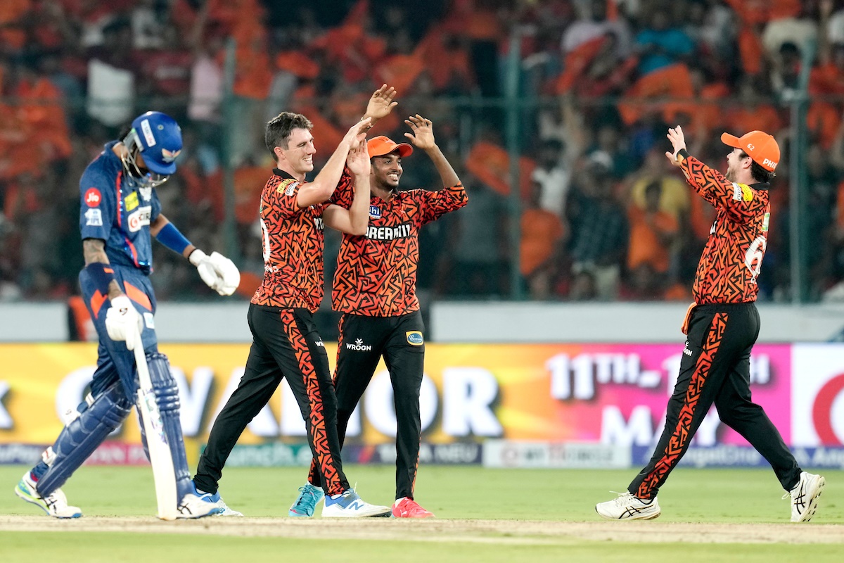 Sunrisers Hyderabad players celebrate the wicket of KL Rahul