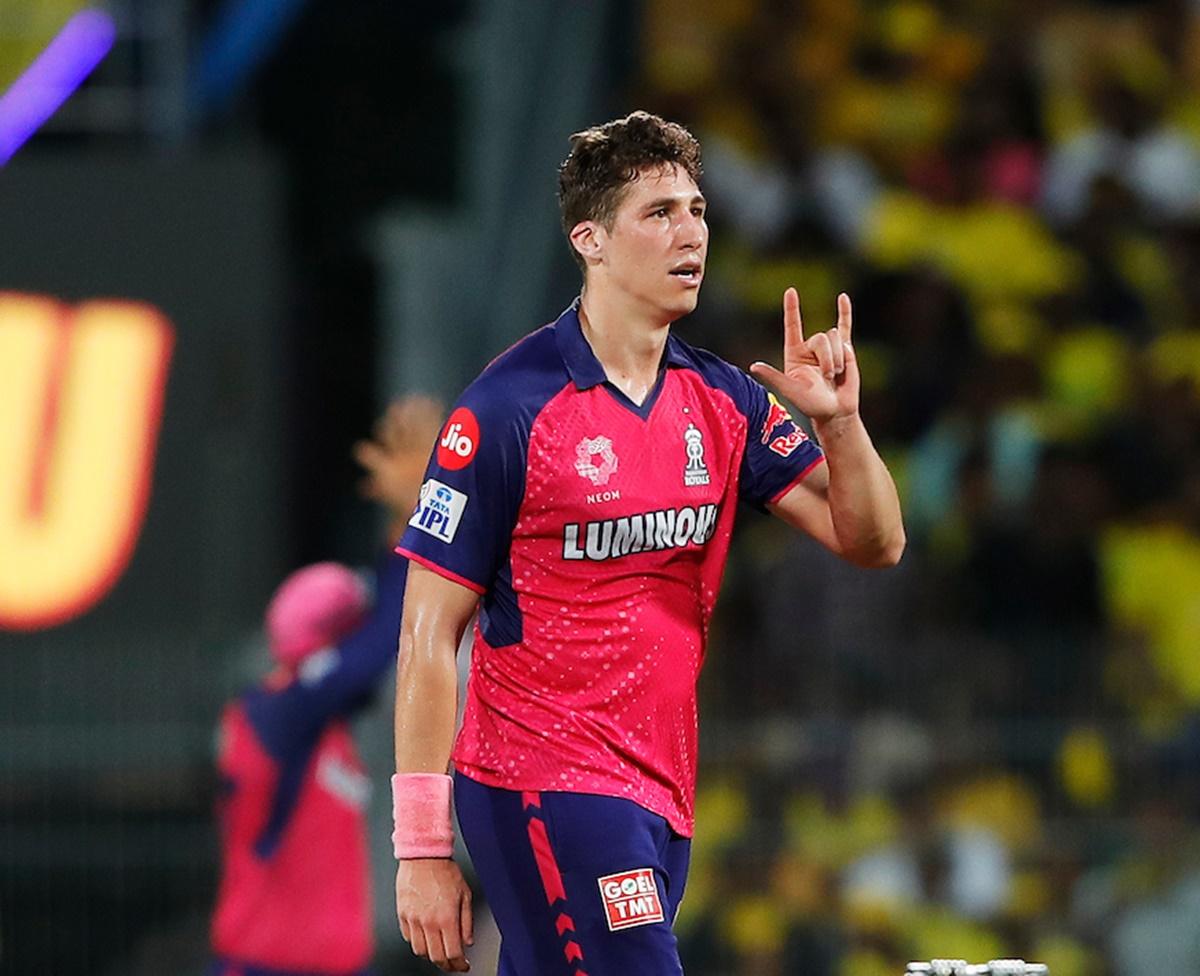 Nandre Burger celebrates the wicket of Moeen Ali 