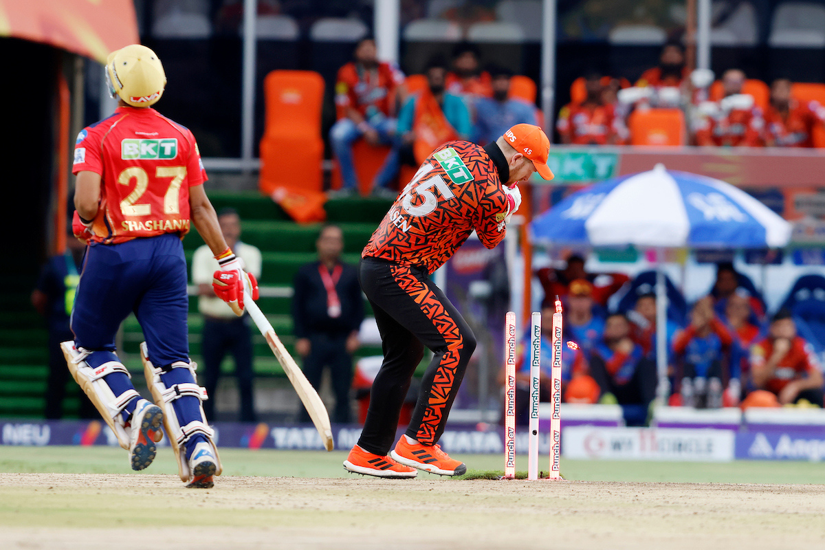 Heinrich Klaasen runs out Shashank Singh.