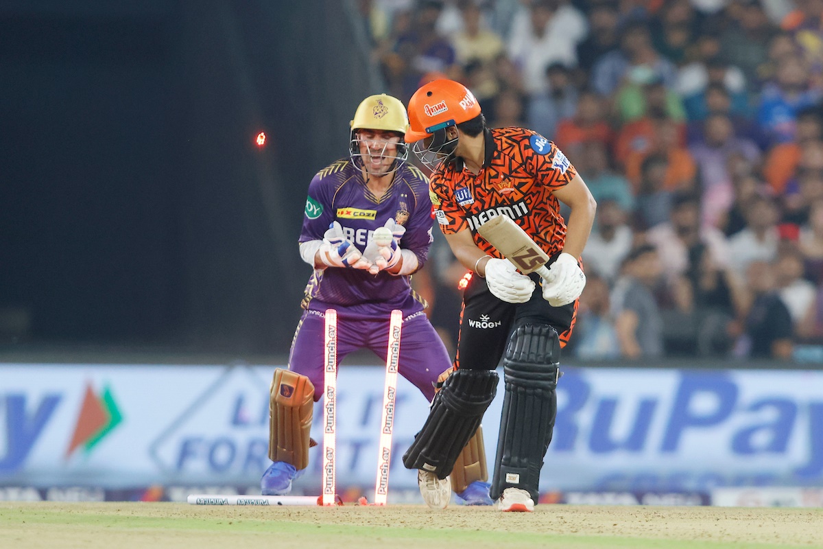 Sanvir Singh of Sunrisers Hyderabad gets clean bowled by Sunil Narine 